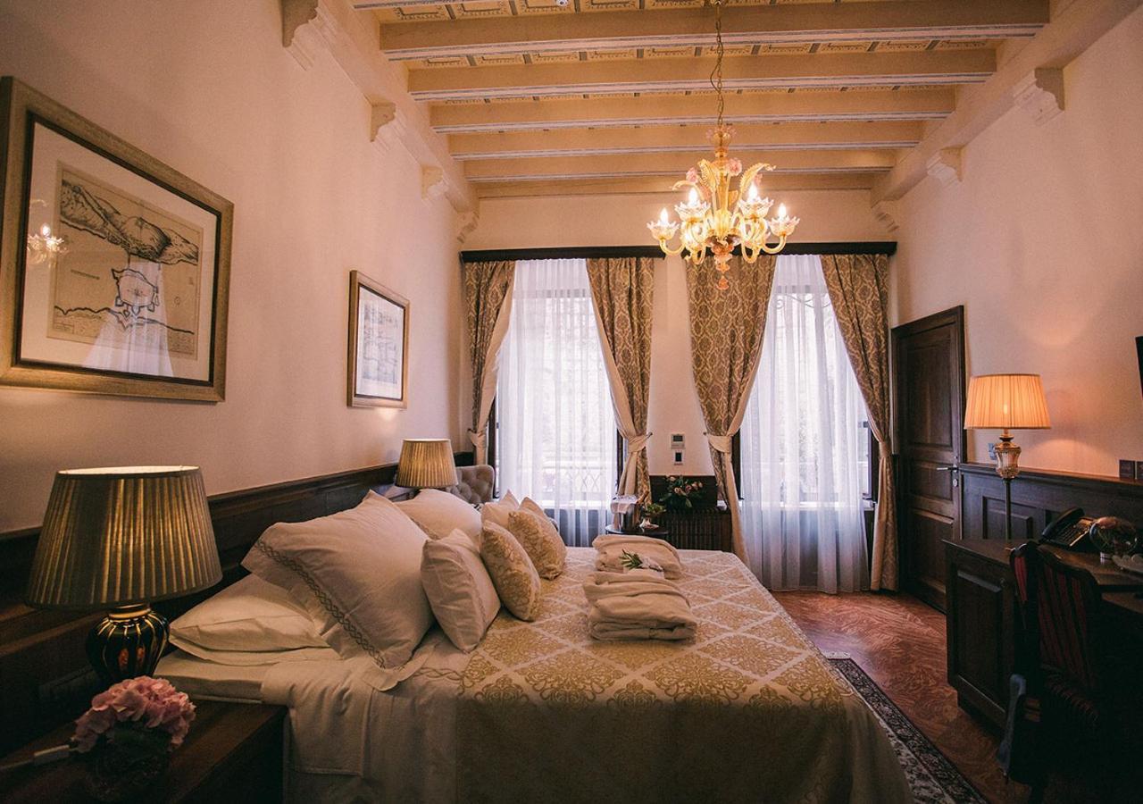 Heritage Hotel Cardo Split Bagian luar foto